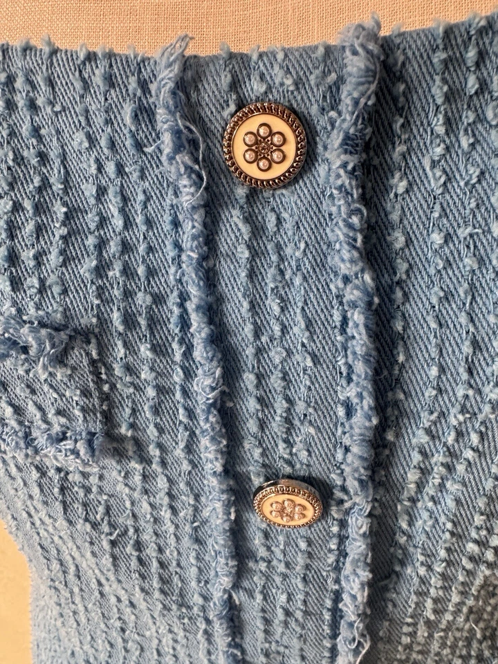 Vestido Pomelo. Vestido de tweed. Cuello cuadrado. Mini vestido azul bebé. Vestidos talla M. Foto 2 de 4