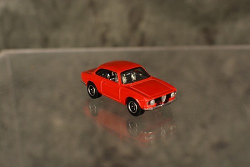 2006 Mattel Matchbox 1965 ALFA ROMEO GLULIA SPRINT GTA MB715 RED W/FREE SHIPPING - Picture 2 of 7
