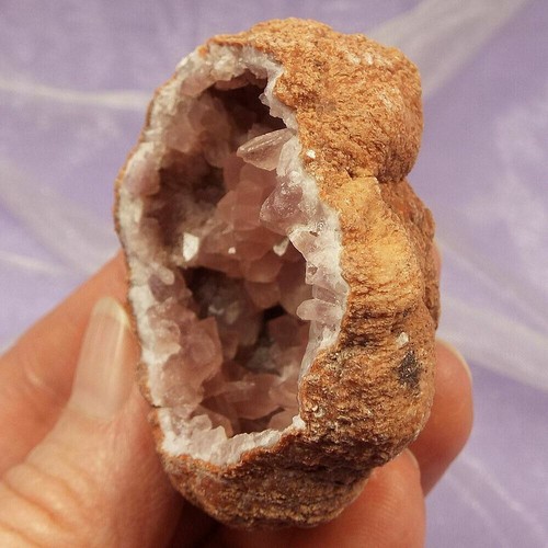Rare A grade Pink Amethyst crystal geode piece 51g SN48802 - Picture 3 of 4