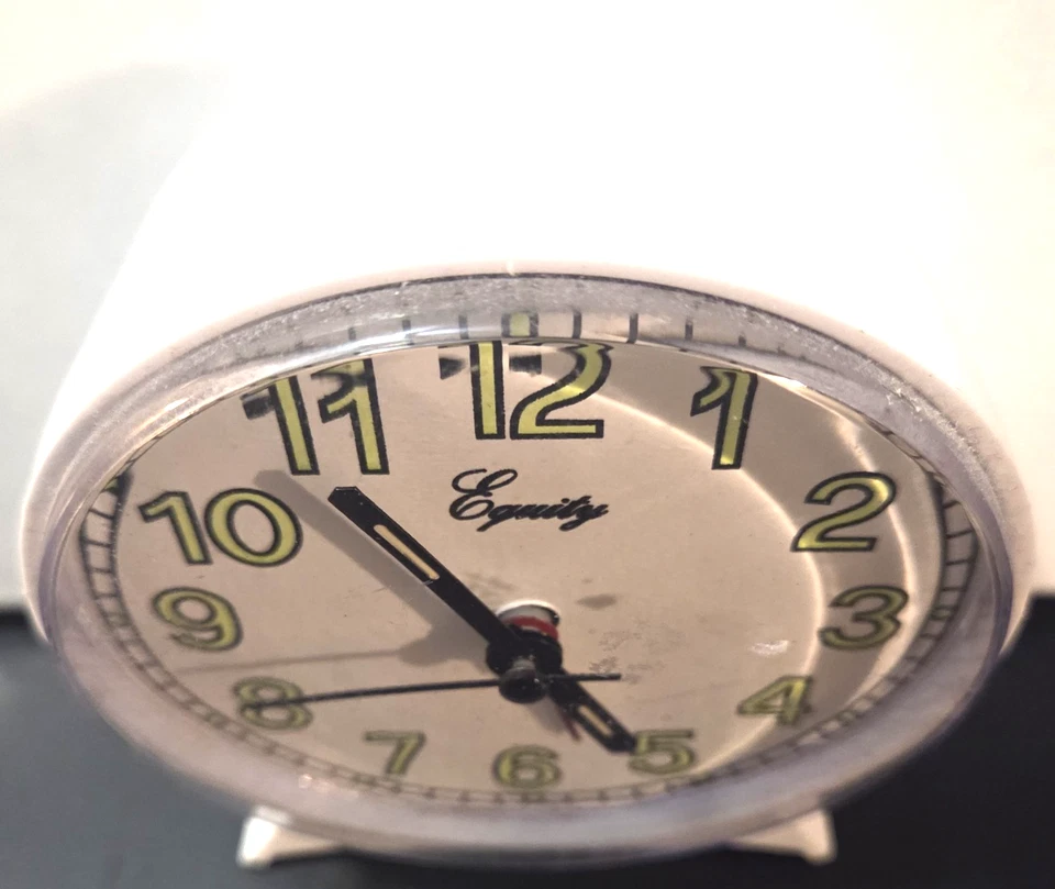 🔥🔥EQUITY BY LA CROSSE ANALOG QUARTS ALARM CLOCK #14077 WHITE *TESTED/WORKING* - Image 3 of 4