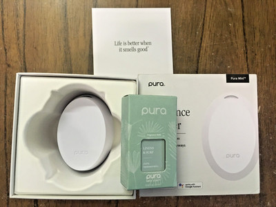 NEW Pura Mini Smart Fragrance Diffuser + LINENS & SURF Fragrance Refill Scent