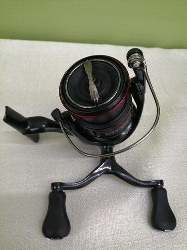 SHIMANO 20 VANFORD C3000SDH Spinning reel Used - Picture 5 of 9