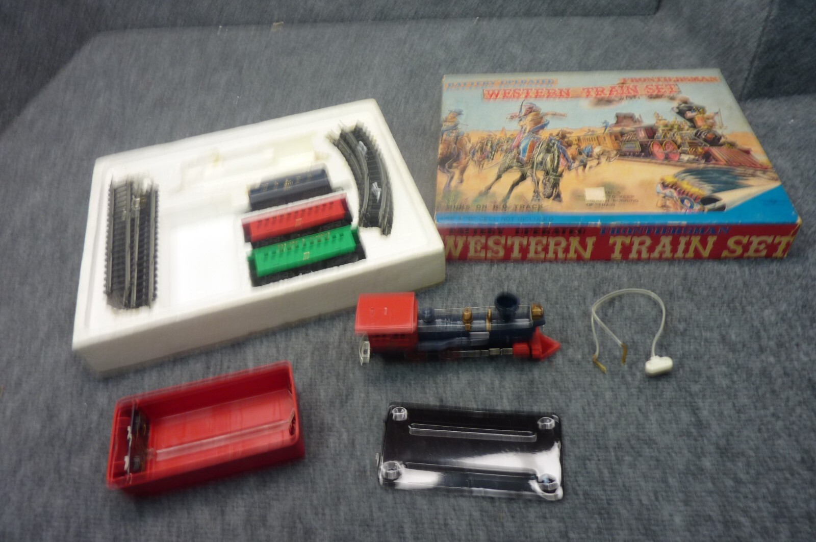 VINTAGE Battery Operated Frontiersman Western Train Set with box Rare
