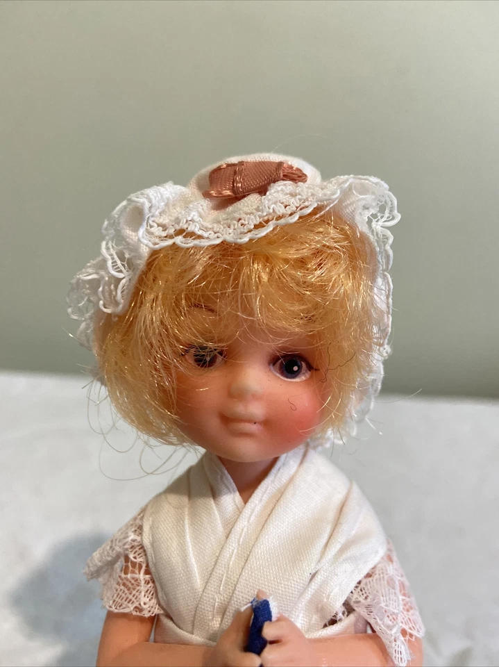 De colección 1975 Betsy Ross Pin de Coser Cojín Bandera Americana Encaje Bandera de Hong Kong EE. UU. USADO EN EXCELENTE ESTADO Foto 2 de 4