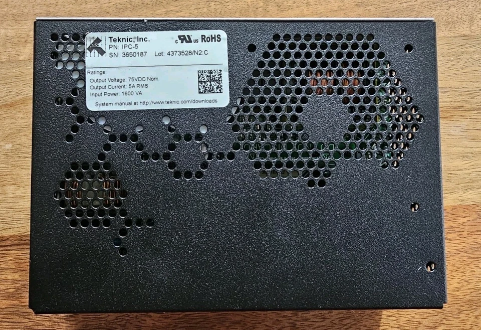 Интеллектуальный центр питания Teknic IPC-5 с кабелями.  - Изображение 2 из 4