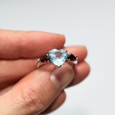 Gorgeous ND 925 Sterling Silver Light Blue Heart Gemstone Ring - Size 8.75