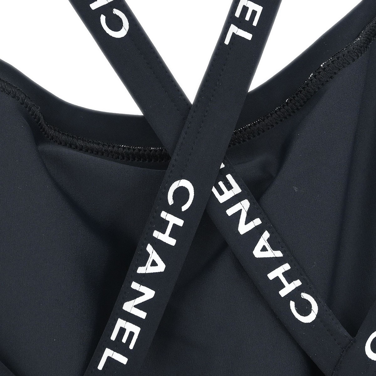 CHANEL ロゴ入りスイムスーツ ブラック CHANEL ロゴ入りスイムスーツ
