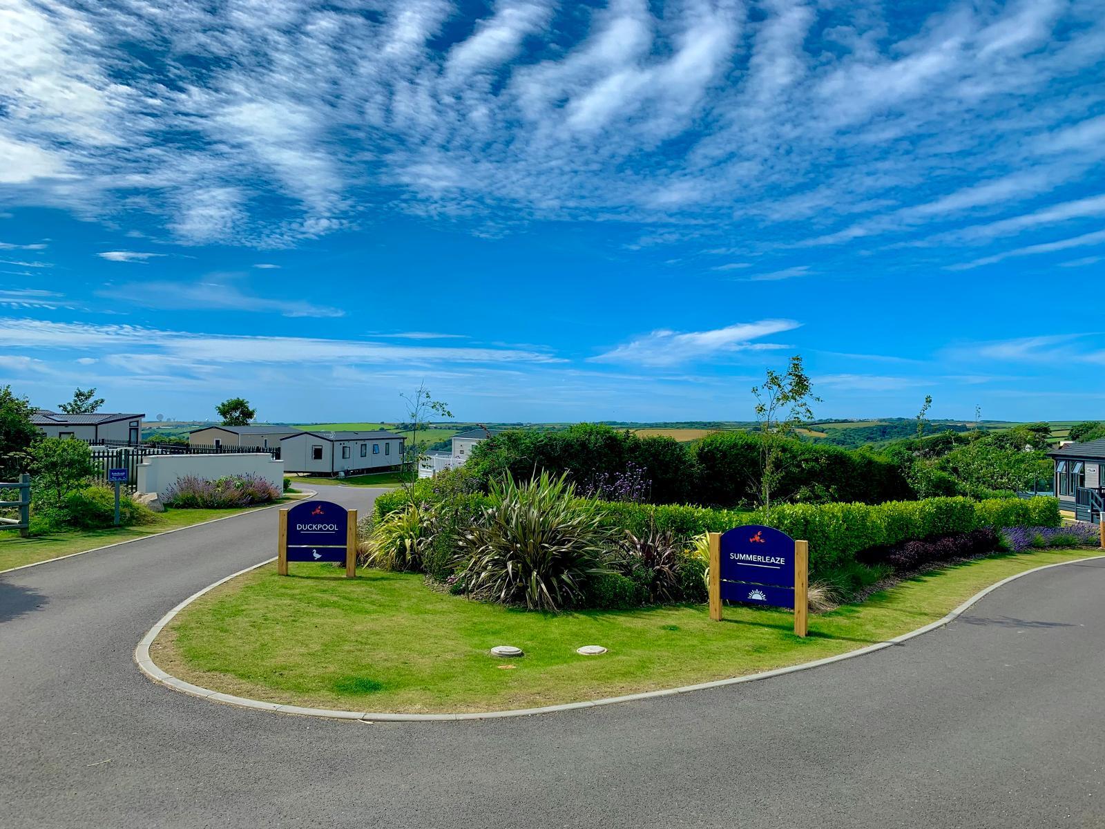 Pre loved holiday home with deck, statiic Carvan for sale cheap caravan