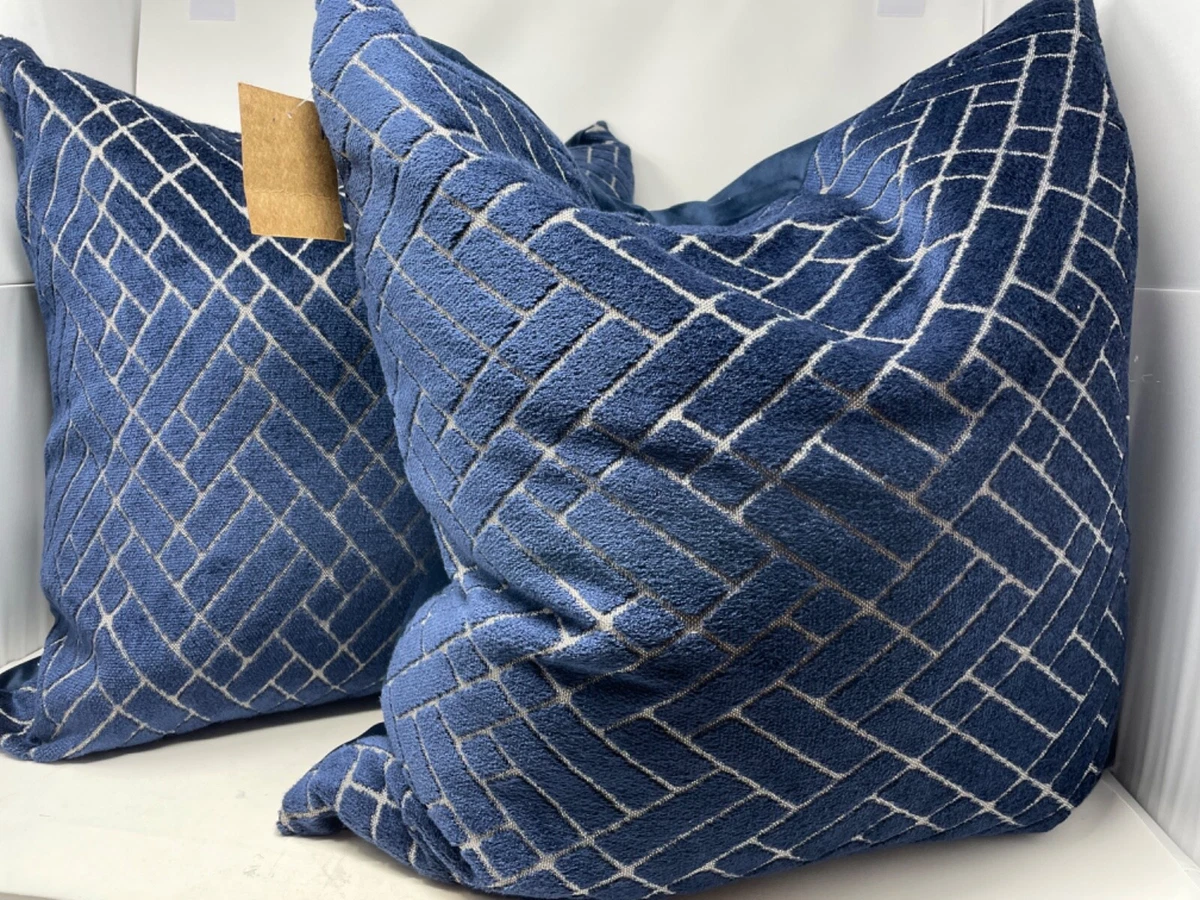 Share 154+ 24 decorative pillows latest seven.edu.vn