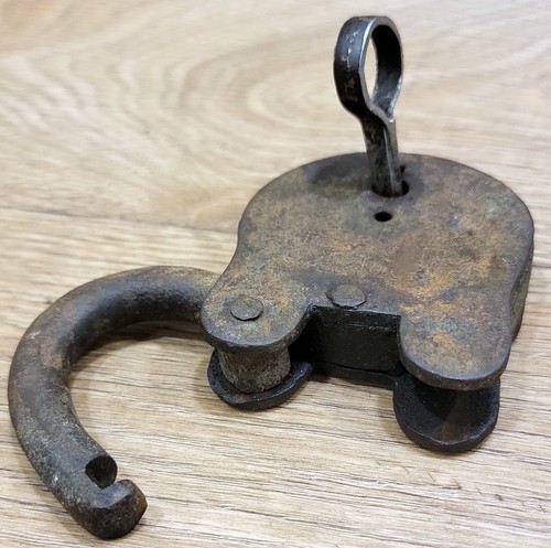 Sammlerstück Vintage Original Antik Eisen Vorhängeschloss in 100% funktionsfähiger Reihenfolge. - Bild 6 von 8