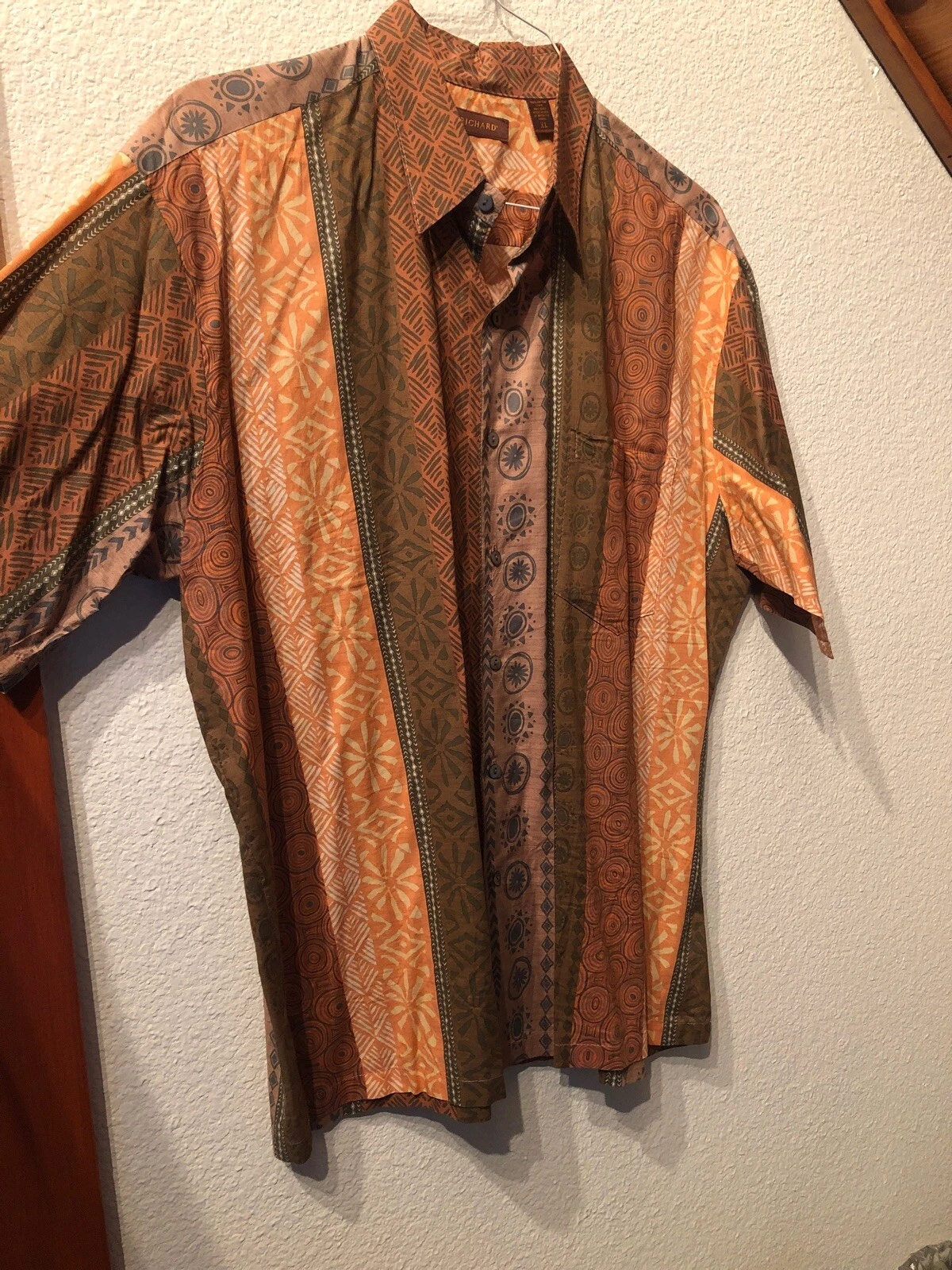 Tori Richard men’s Hawaiian shirt Size XL Coral Colored Geometric Pattern Cotton