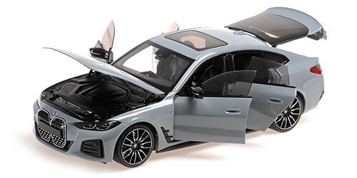 Miniature BMW i4 M50 2022 Minichamps 1/18 en métal gris métallisé