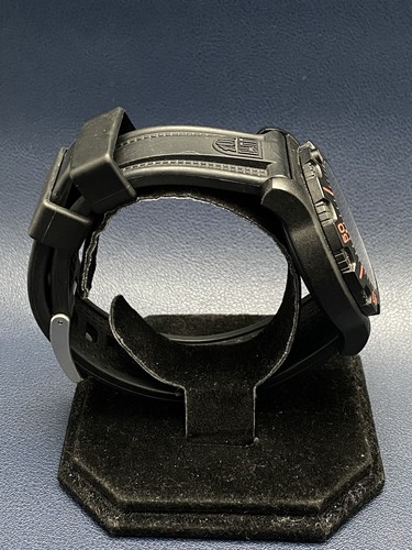 Luminox Black OPS Carbon 8800 Series Swiss Made 200M Quartz Watch - Working - Picture 8 of 17