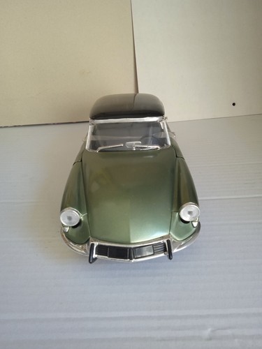MODELLINO AUTO CITROEN DS 19 1963 - SOLIDO - SCALA 1:18 - Foto 3 di 4