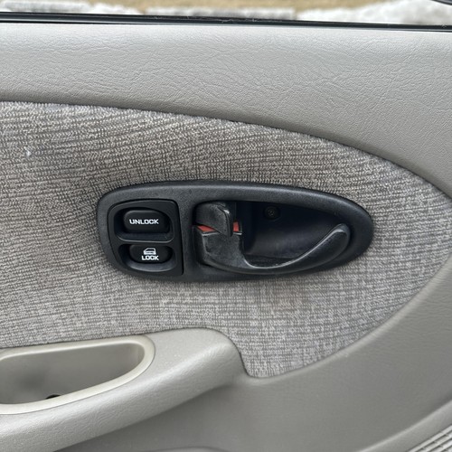 2002 Saturn S-Series CHEVROLET COBALT MALIBU FORD FUSION FOCUS - Picture 15 of 40
