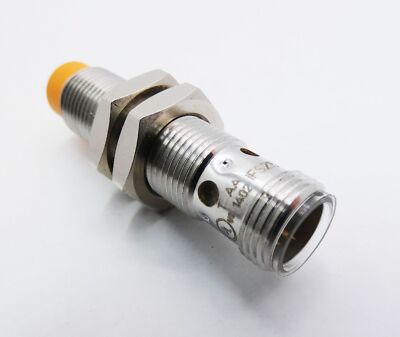 IFM IFS215 Induktiver Sensor  -unused-