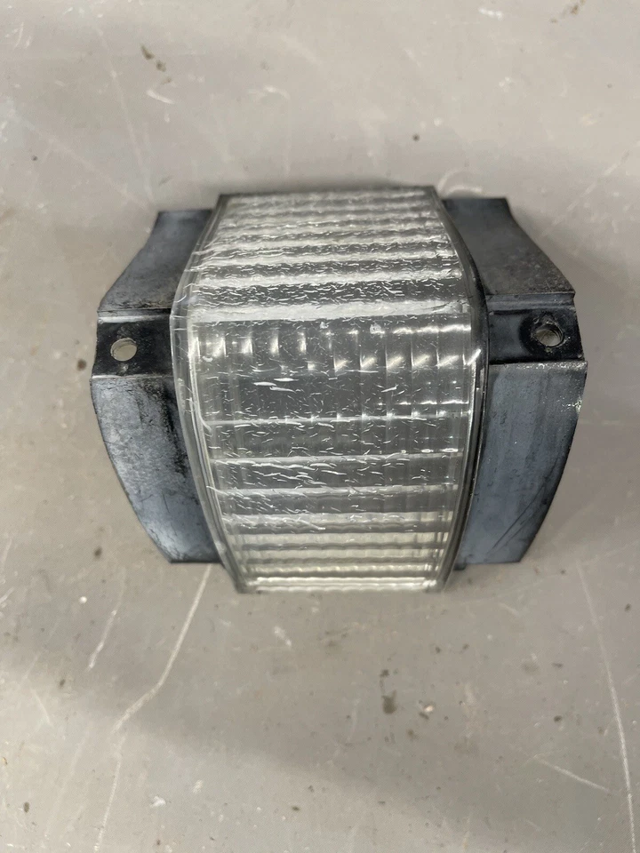 Mercury Marquis 1973-1978 guardabarros delantero marcador de esquina señal de giro luz lámpara OEM Foto 4 de 4