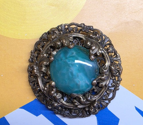 Vintage goldfarbene Brosche Anstecknadel grün Kunstglas ausgefallen. Statement Stück. - Bild 2 von 5