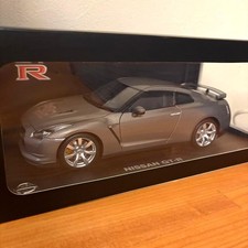 AUTOart Nissan GT-R R35 Gray 1:18 KWAM010015 Boxed Model Car Collectible 15+