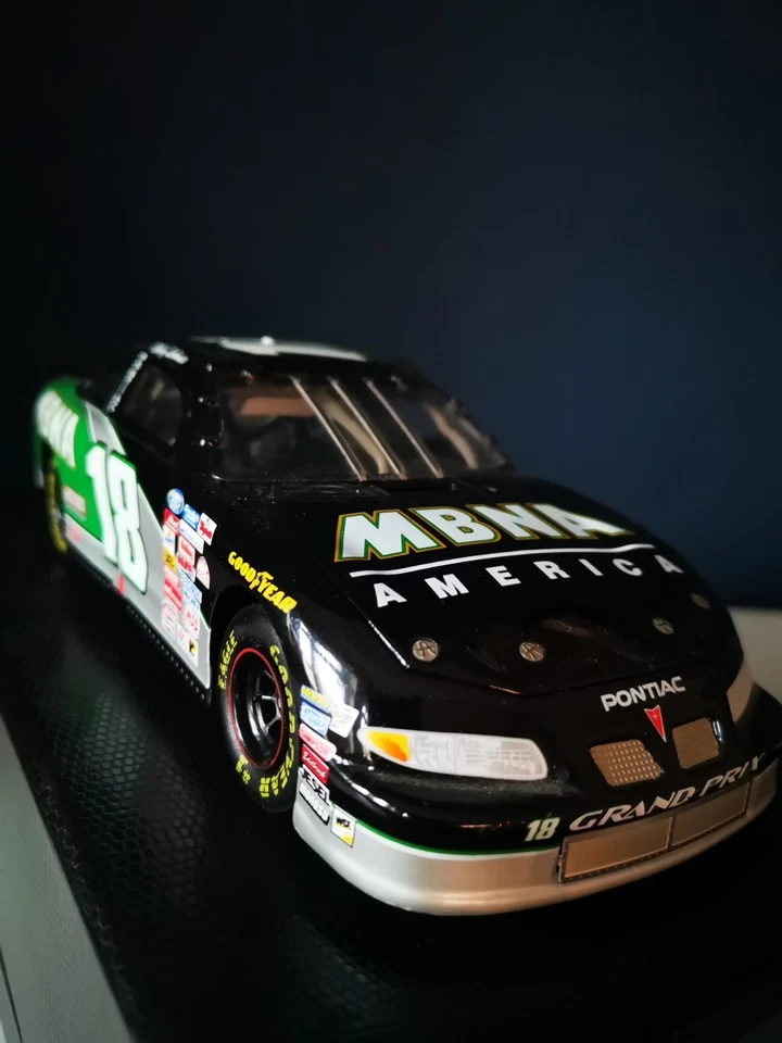 1:24 Action ELITE Bobby Labonte 1999 Pontiac Grand Prix #18 MBNA NASCAR *RARE* - Bild 3 von 4