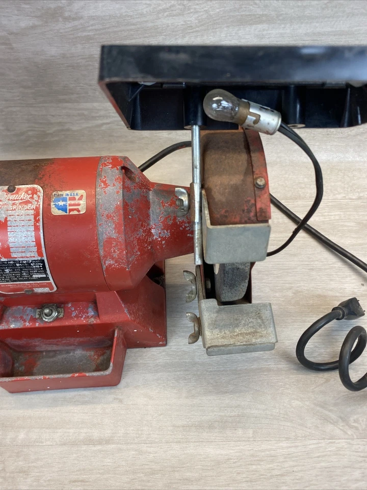 Amoladora de banco vintage Milwaukee Tools 4931 funciona bien falta pintura/vidrio Foto 3 de 4