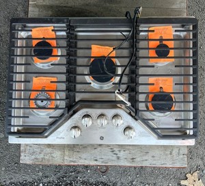 GE Profile 30 in. Gas Cooktop 5 burner