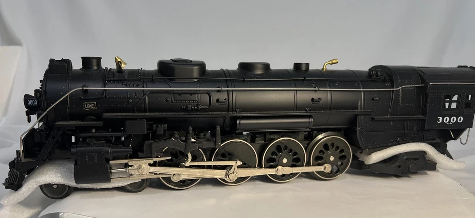Lionel New York Central 4-8-2 MOHAWK L-3 Locomotive & Woodside Caboose - Image 3 of 4