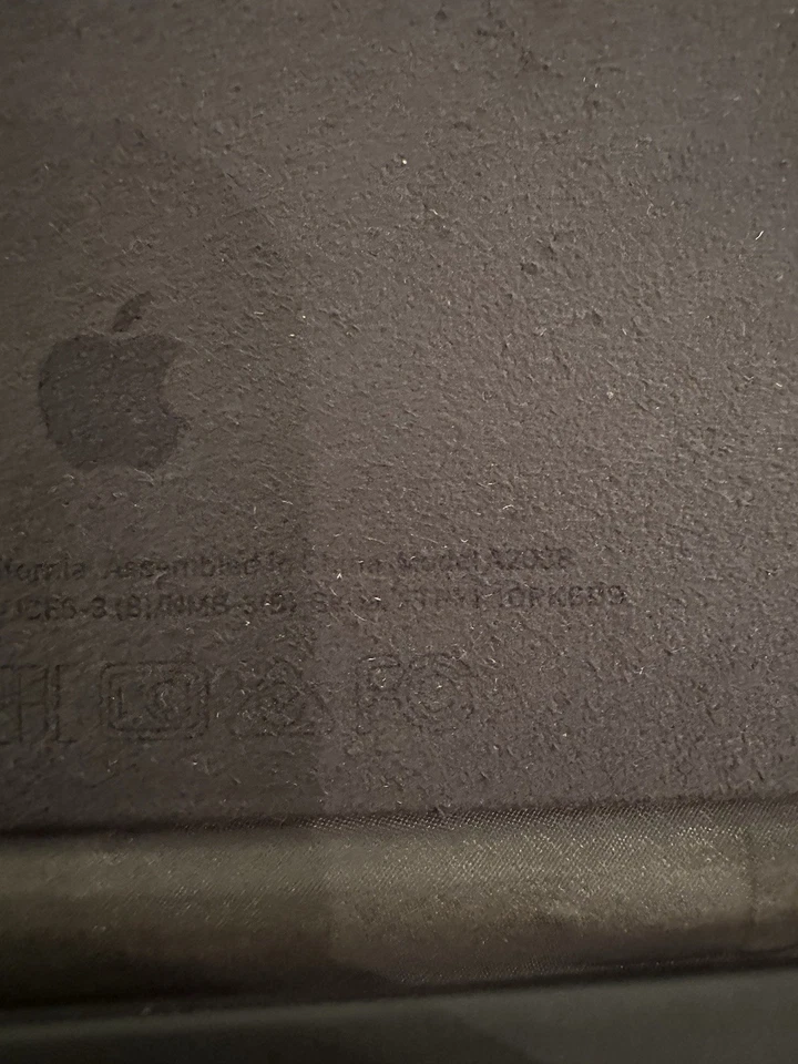 Apple Smart Keyboard iPad Pro 11 Zoll - A2038 - Akzeptabler Zustand - Bild 4 von 4