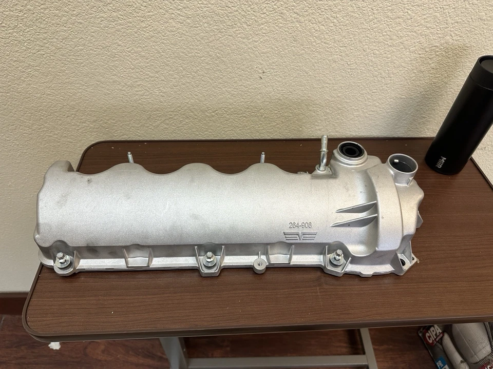 Cubierta de válvula Dorman Products 264-908 - lado derecho para Ford F150 2004-2010 Foto 2 de 3