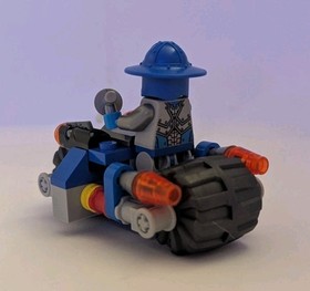 LEGO NEXO KNIGHTS: Knight's Cycle (30371)