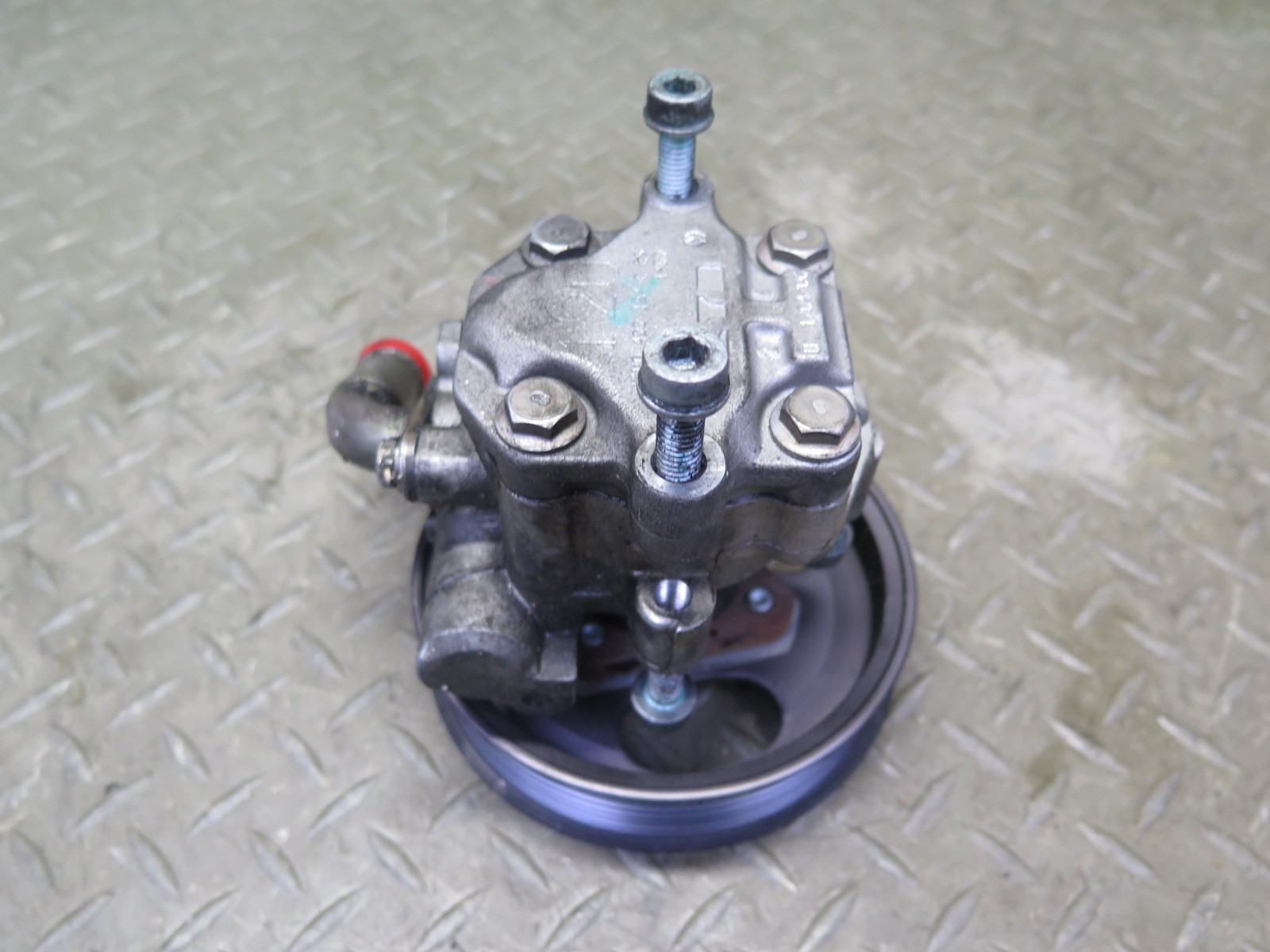 2006-2012 BENTLEY FLYING SPUR 6.0L ENGINE POWER STEERING PUMP W/ PULLEY