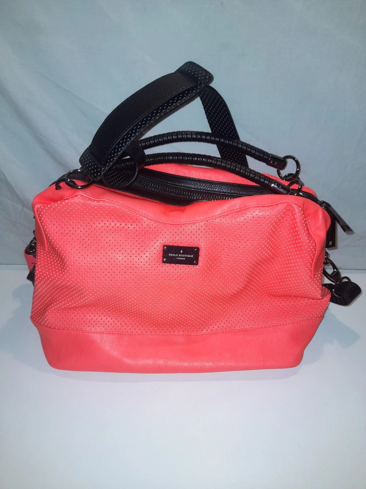 Pauls Boutique Shock Coral Sports Luxury Range Hand Bag
Opens in a new window or tab
