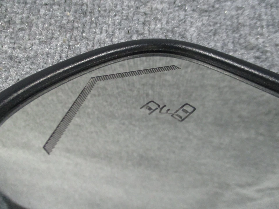 Espejo retrovisor lateral del conductor Cadillac DTS Lucerna 2009-2011 señal de giro punto ciego Foto 2 de 4