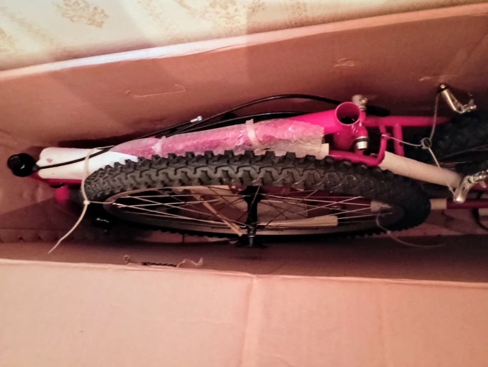 BICICLETA DE MONTAÑA PLEGABLE MARLBORO/FUJI, CUADRO DE 20", RUEDAS DE 26", 15 VELOCIDADES SHIMANO, COMO NUEVA/NUEVA Foto 3 de 4