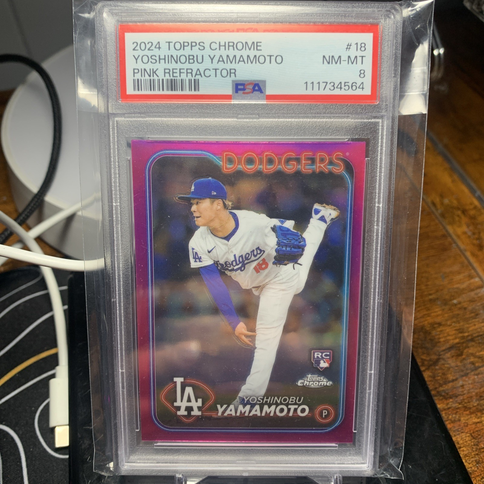 2024 Topps Chrome - Yoshinobu Yamamoto #18 Pink Refractor (RC)