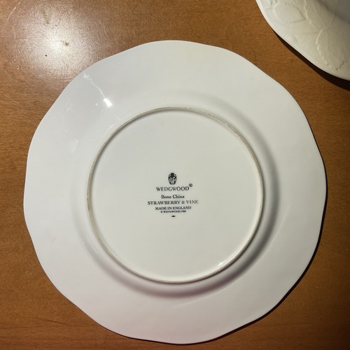 Wedgwood- Strawberry and Vine Salad Plates, set of 2 - Afbeelding 5 van 5