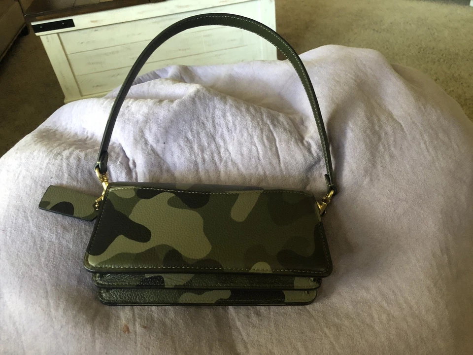 Nuevo bolso Coach camuflaje Foto 3 de 4