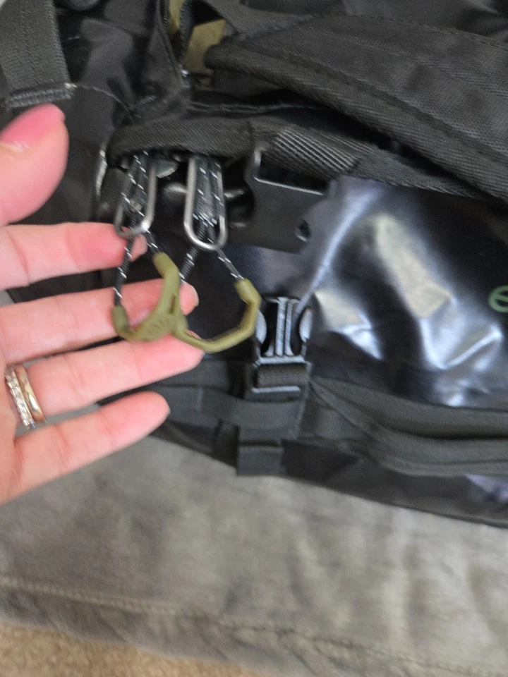 Eagle Creek грузовой самосвал заправляемый рюкзак ремни спортивная сумка черный 40L - Изображение 4 из 4