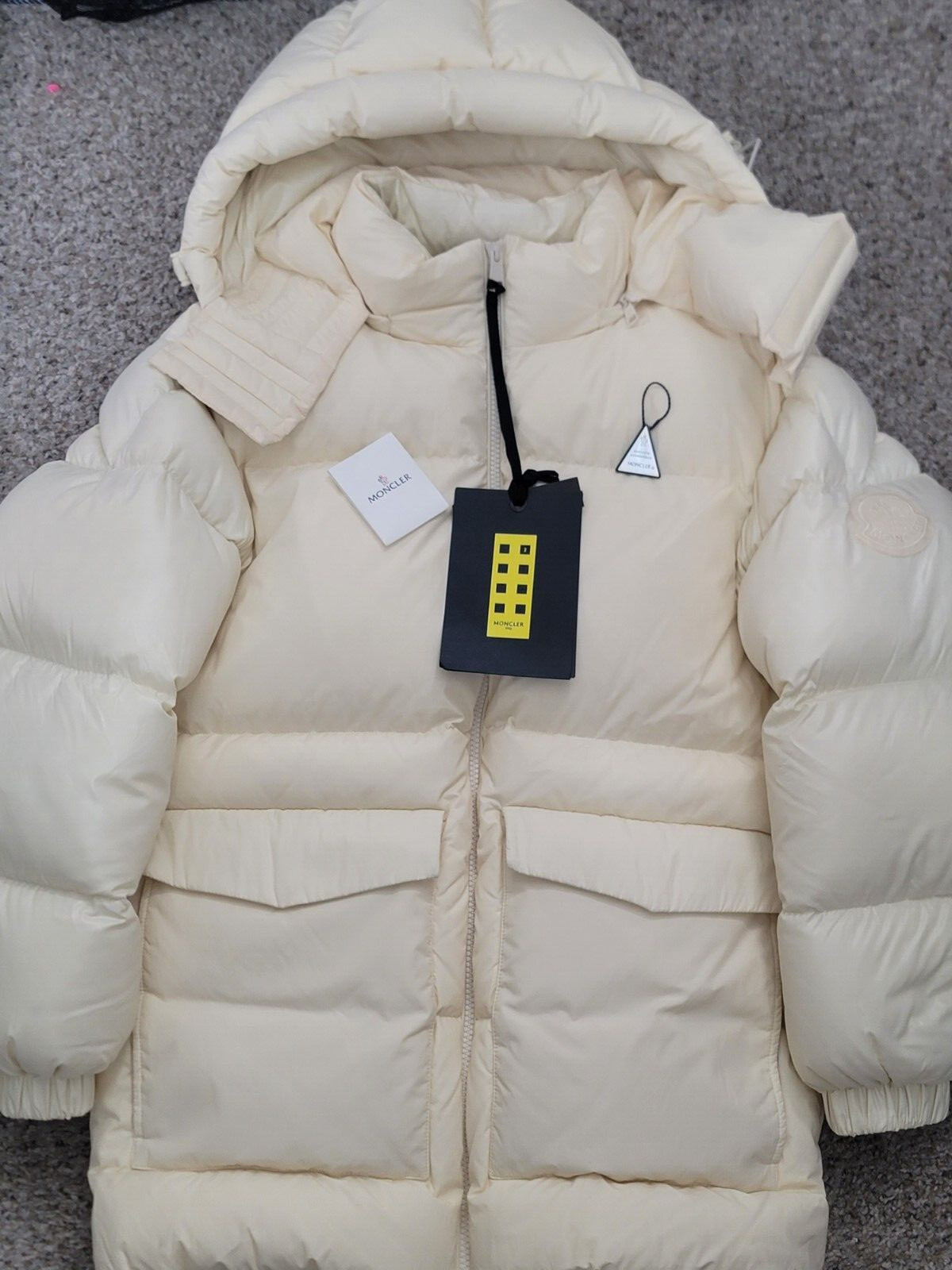 NWT Moncler Mens Bressay Giubbotto Size 4(approximately large) Ivory Down Jacket