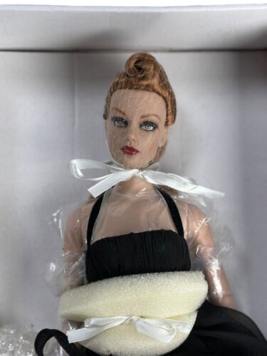 Neu! Tonner Wentworth Sydney Chase 16 Zoll Modepuppe DARK EMBRACE - Bild 4 von 10