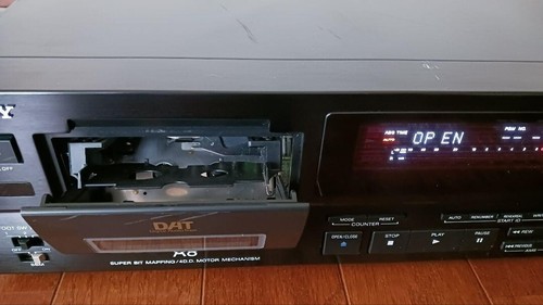 SONY DTC-A8 DAT Deck Digital Audio Tape Player Working Tested From Japan - Picture 3 of 8