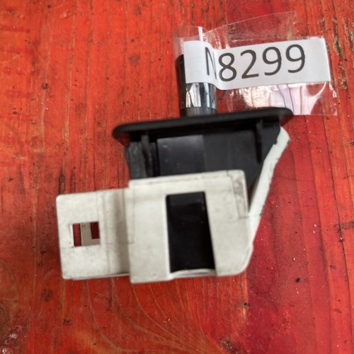 Mercedes E-Klasse Bj. 2004 Türkontaktschalter Schalter Tür 2028209410 N8299