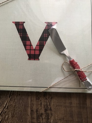 Glass Cheese Board w/ Metal Knife 10" x 6"Red Beaded Handle Red Plaid Letter "V" - Picture 4 of 6