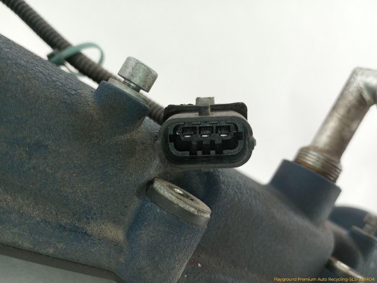 Maserati Quattroporte M139 Driver Left Valve Cover 4.2L V8 8 Cyl Fits 2003-2008