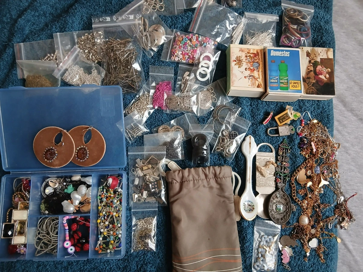 Lot D'accessoires Pour Création De Bijoux Fantaisie – Occasion – À Voir
