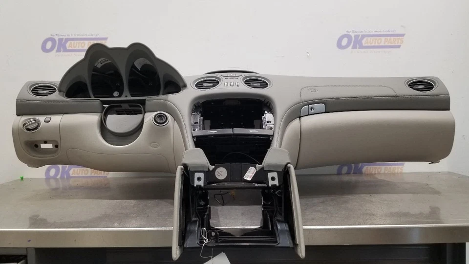 09 MERCEDES BENZ AMG SL63 R230 DASH PANEL DASHBOARD ASSEMBLY GRAY LEATHER Foto 2 de 4