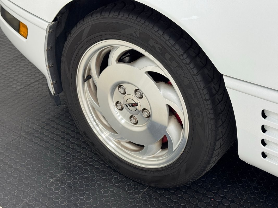 1994 Arctic White Chevrolet Corvette   | C4 Corvette Photo 10