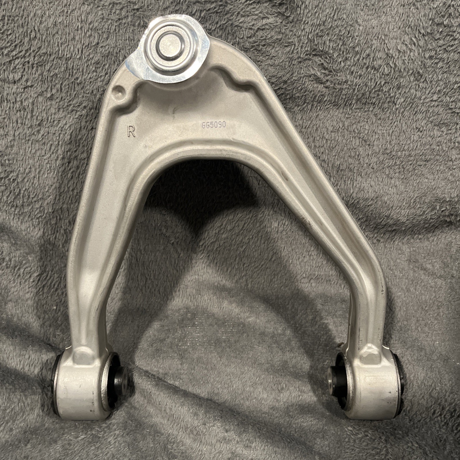 Maserati Quattroporte 2014 Front Upper Control arms 2 pcs P/N 670004185