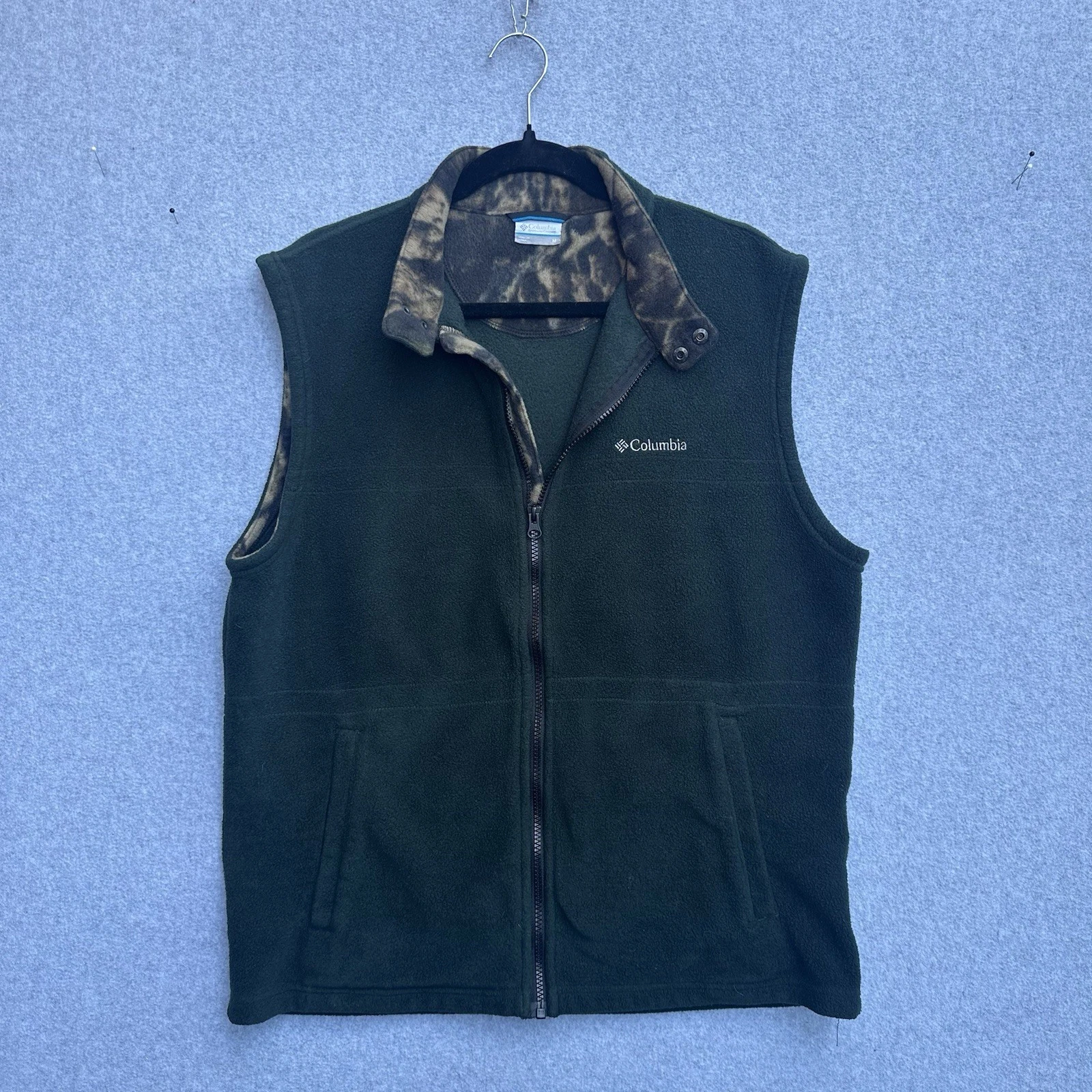 Columbia Vest Mens Medium Green Fleece Full Zip Camo Collar Pockets Outdoors