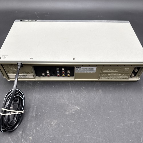 Sanyo DVW-7100A Lecteur Magnétoscope DVD 4 Têtes Enregistreur VHS - Sans Télécommande - Testé - Photo 8/10